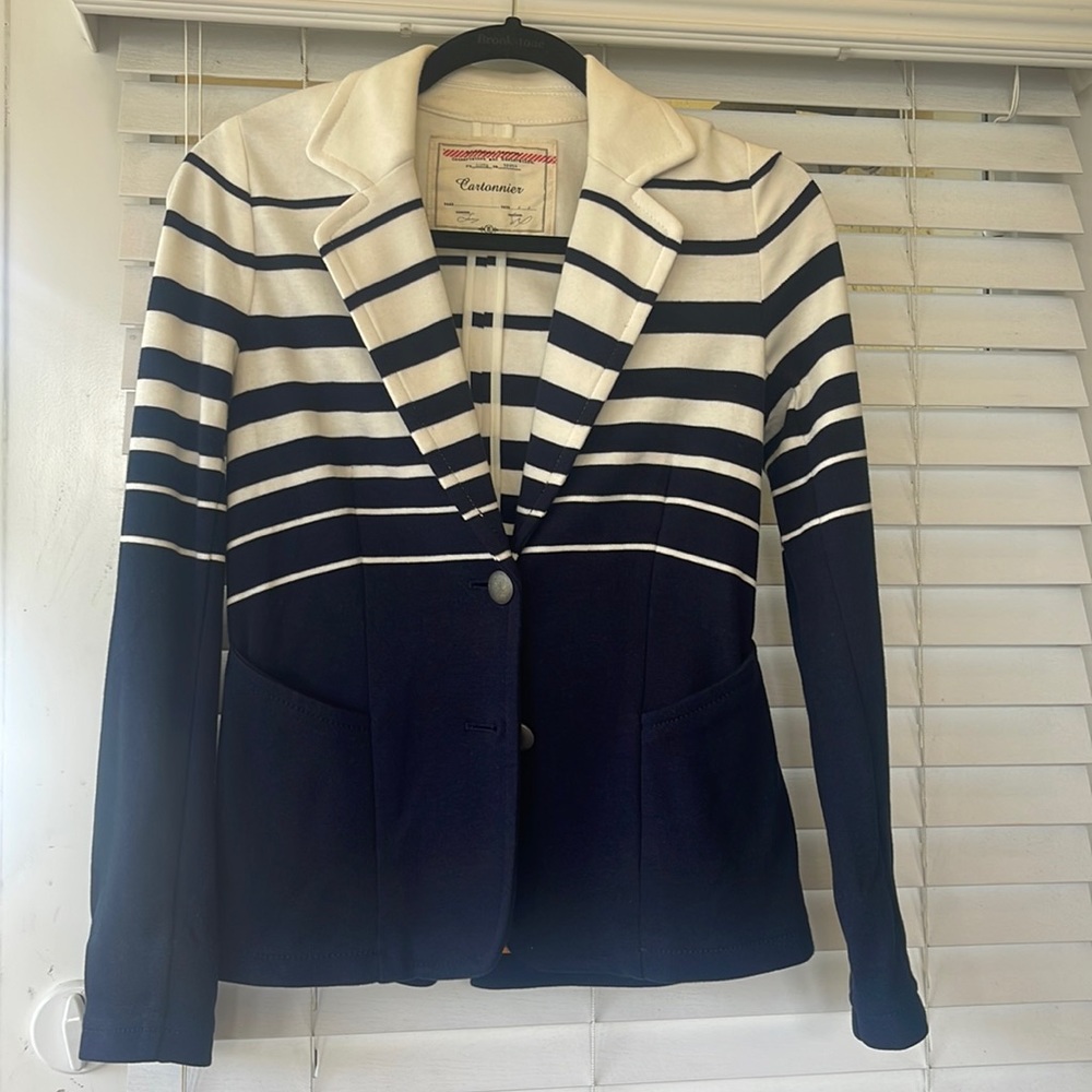 Anthropologie brand navy and white blazer